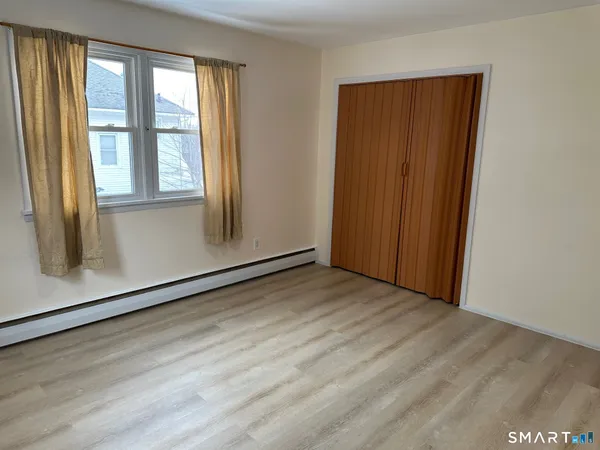 $1,800 | 287 East Street, Plainville, CT 06062