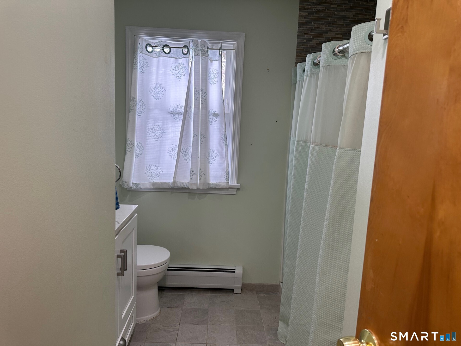 287 East Road Bristol, CT 06010 - Photo 12 of 17