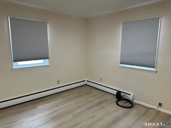 $1,800 | 287 East Street, Plainville, CT 06062