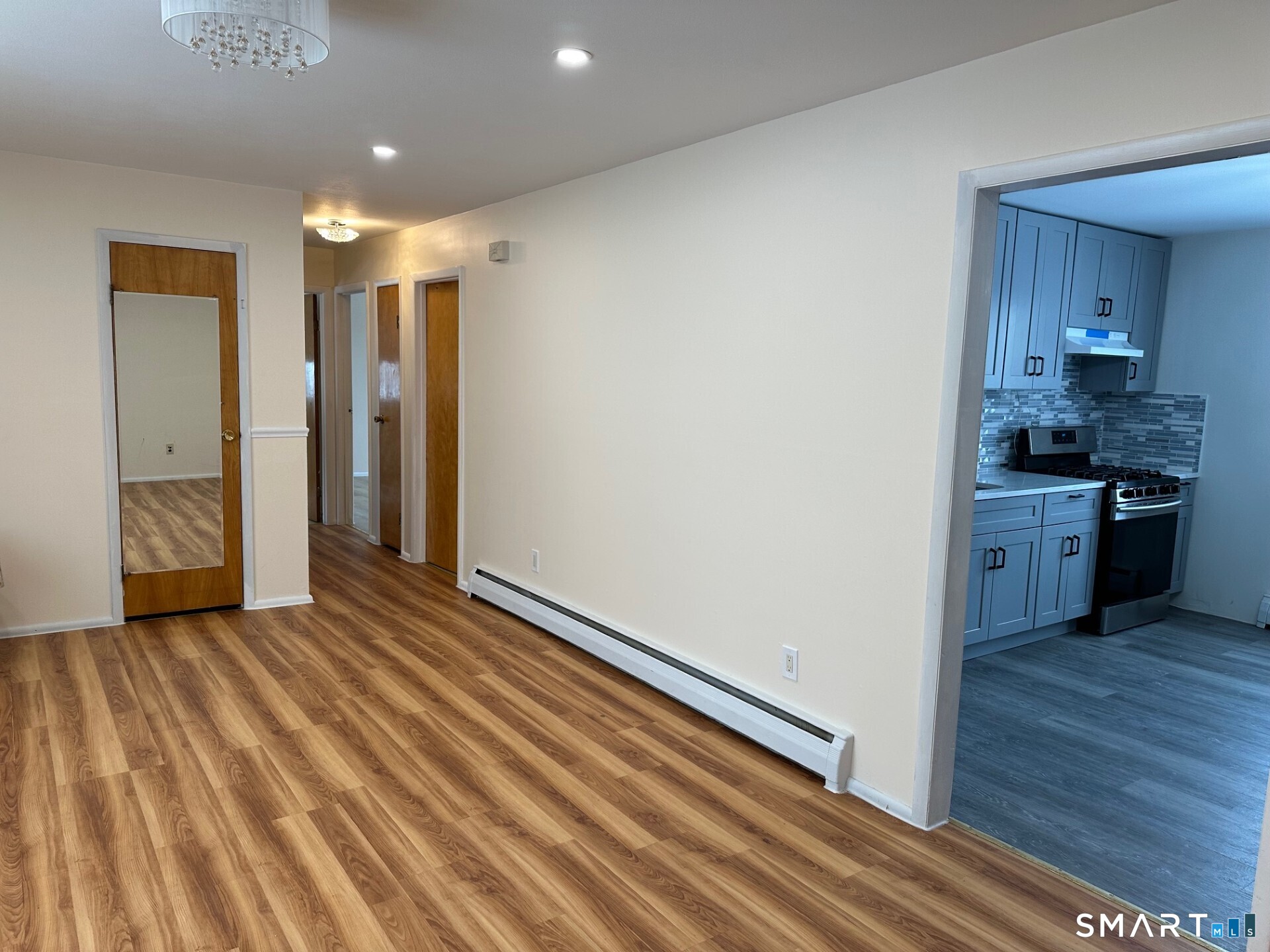 287 East Road Bristol, CT 06010 - Photo 2 of 17