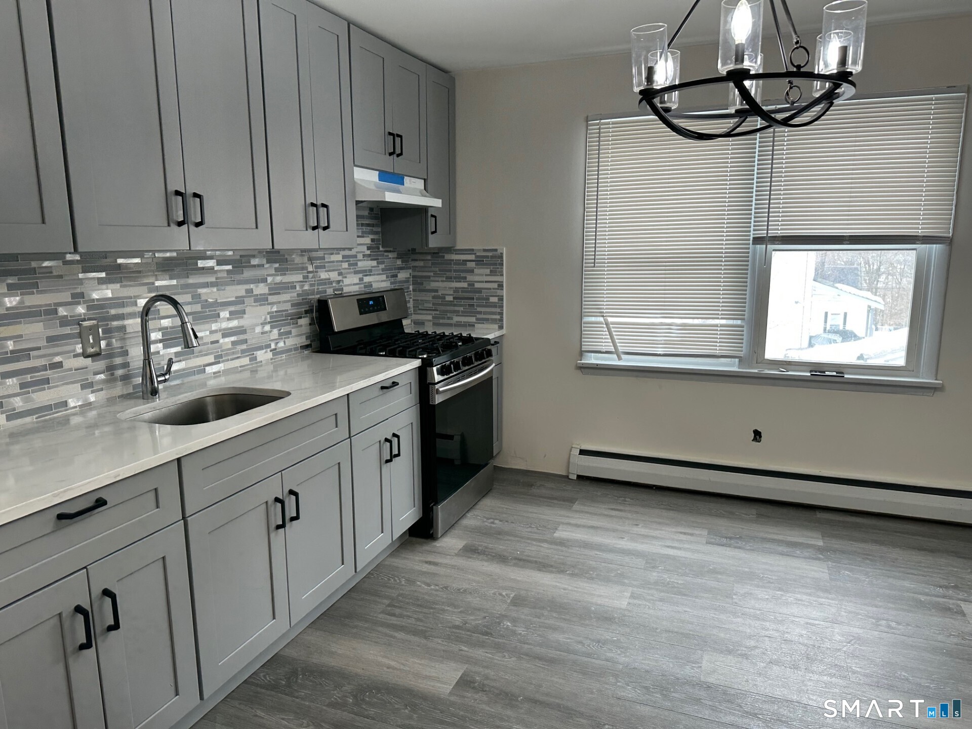 287 East Road Bristol, CT 06010 - Photo 4 of 17