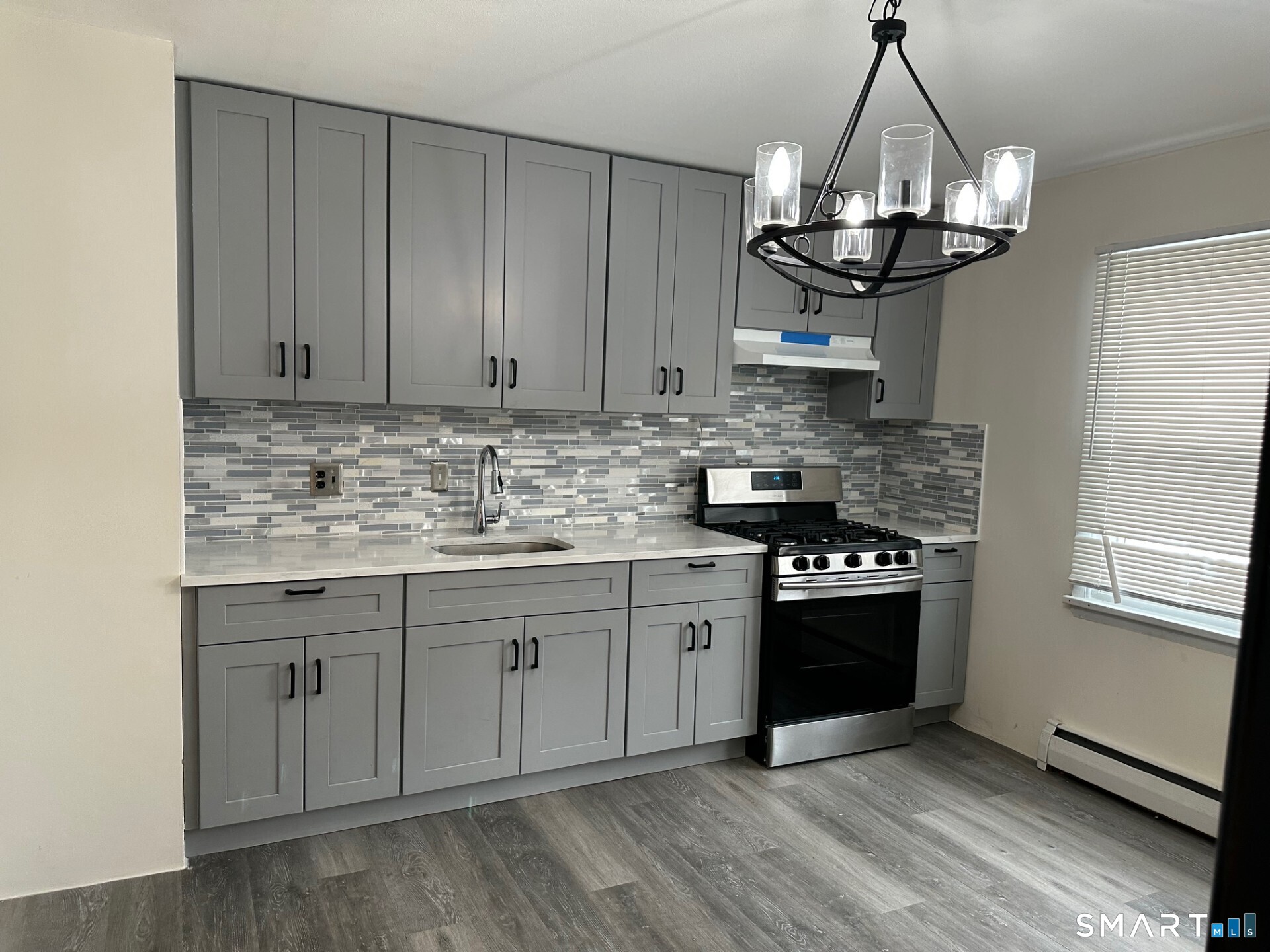 287 East Road Bristol, CT 06010 - Photo 5 of 17