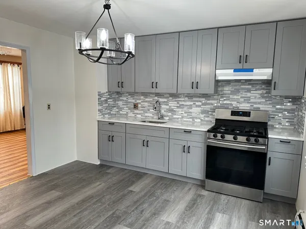 $1,800 | 287 East Street, Plainville, CT 06062