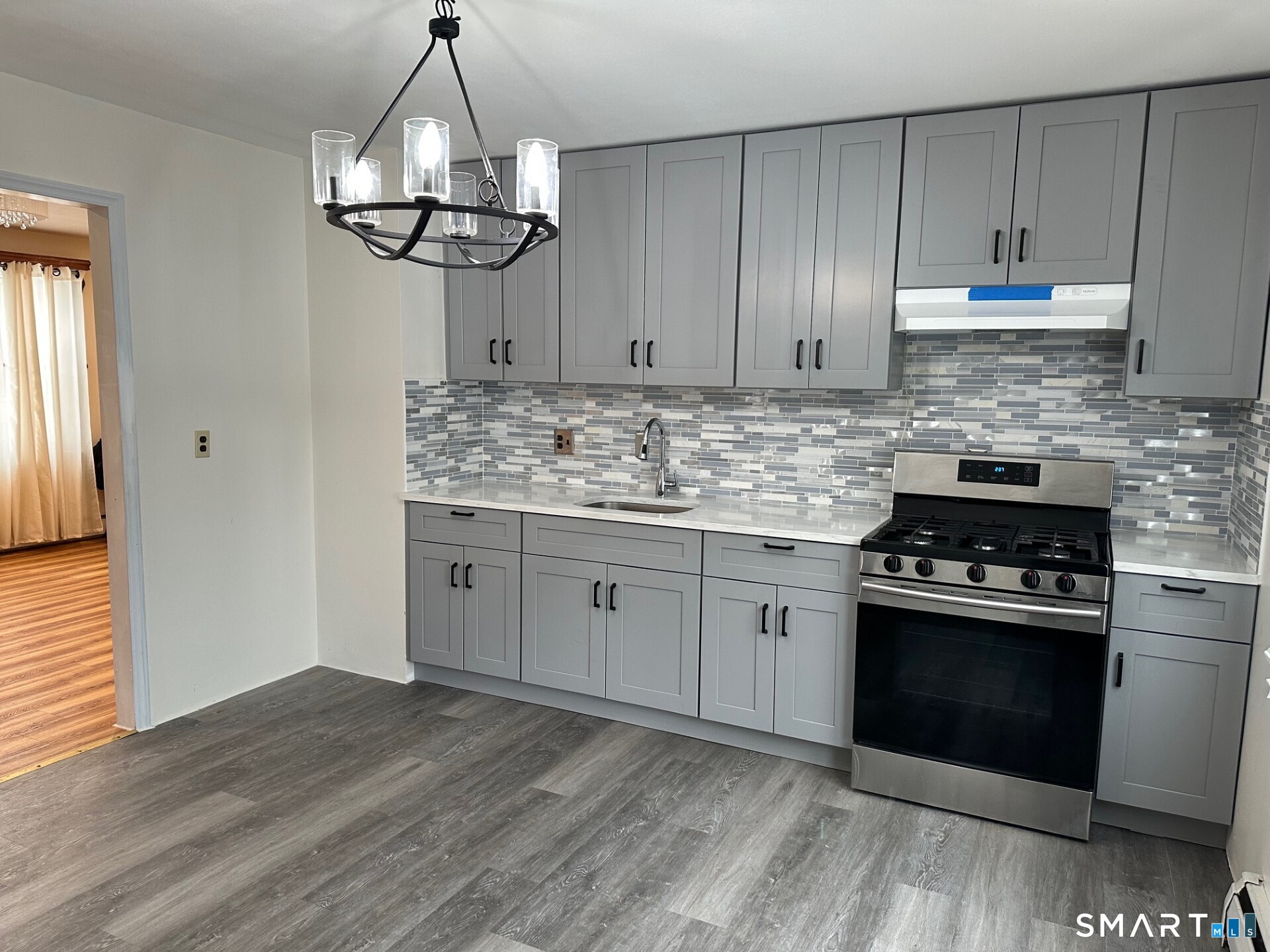 287 East Road Bristol, CT 06010 - Photo 8 of 17