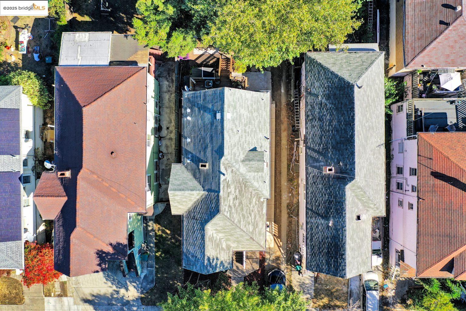 3830 Clarke Street Oakland, CA 94609 - Photo 39 of 41 an aerial view of residential houses with outdoor space