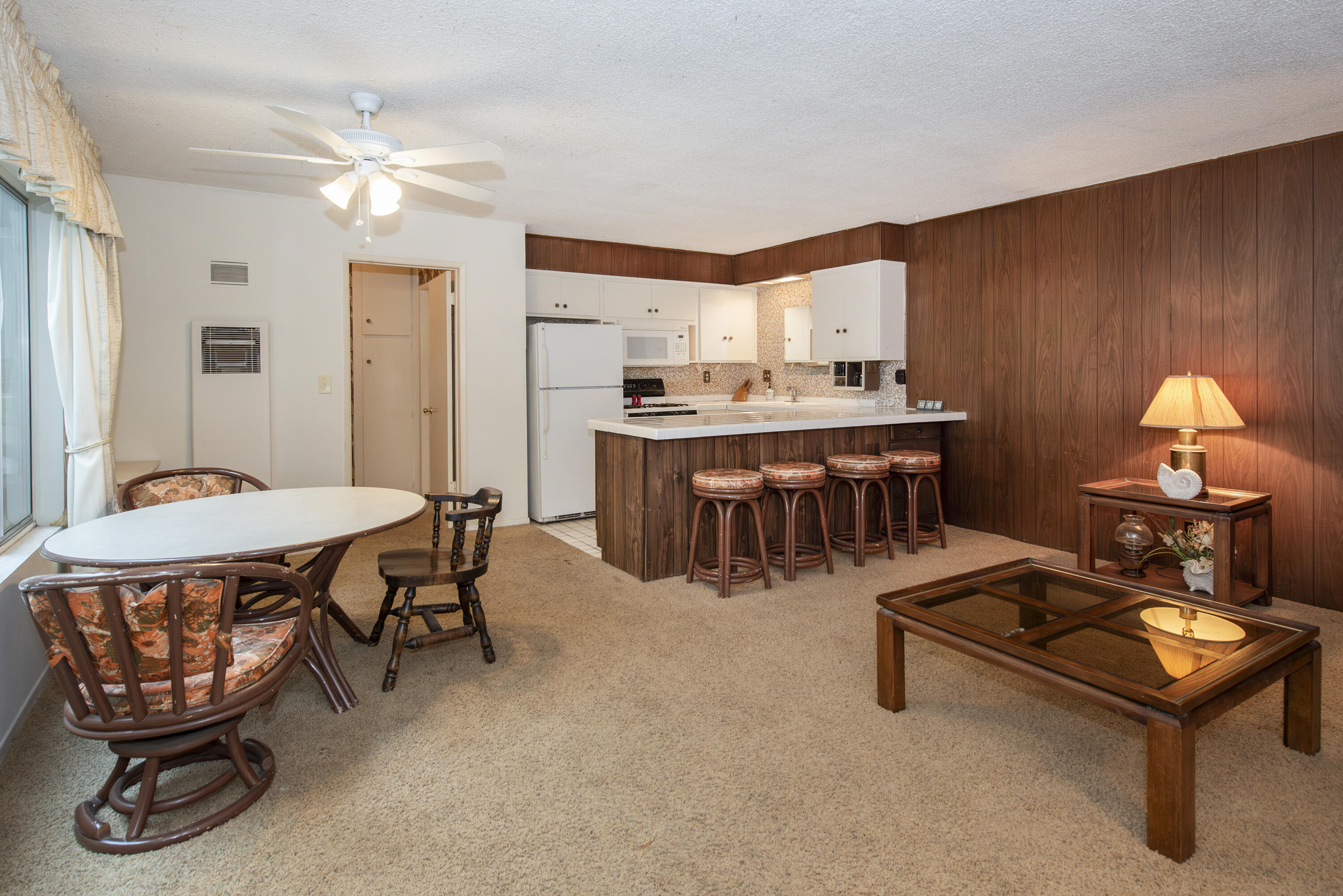 4880 Sandyland Road, Unit 39 Carpinteria, CA 93013 - Photo 4 of 21 Great room