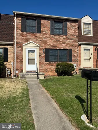 $2,495 | 17 Holland Hill Court, Catonsville, MD 21228