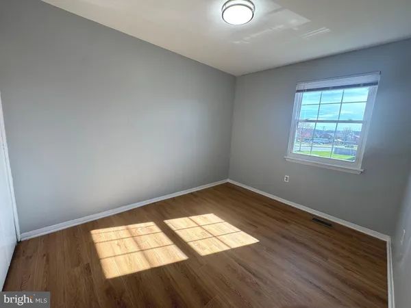 $2,495 | 17 Holland Hill Court, Catonsville, MD 21228