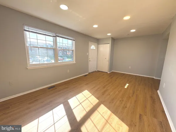$2,495 | 17 Holland Hill Court, Catonsville, MD 21228
