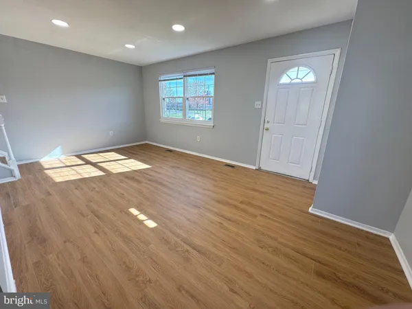 $2,495 | 17 Holland Hill Court, Catonsville, MD 21228