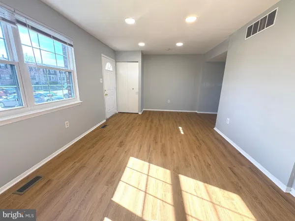 $2,495 | 17 Holland Hill Court, Catonsville, MD 21228