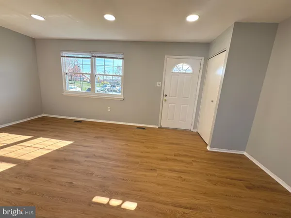 $2,495 | 17 Holland Hill Court, Catonsville, MD 21228