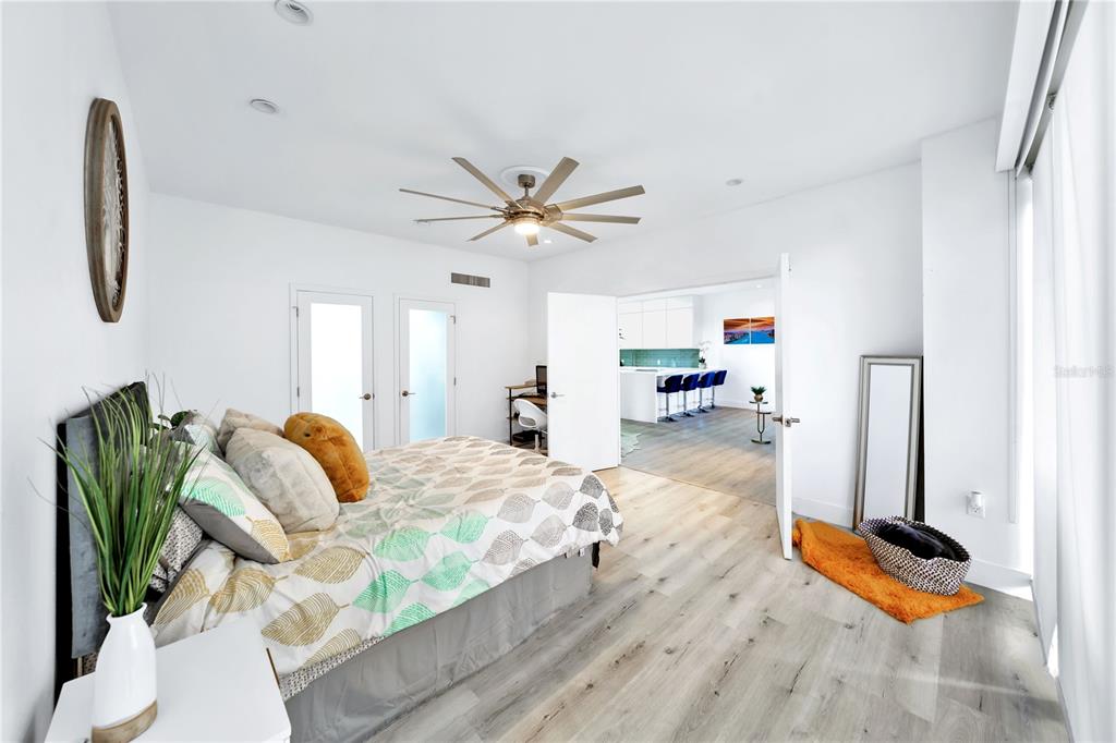 11 Island Avenue, Unit 309 Miami Beach, FL 33139 - Photo 23 of 28 a living room with furniture