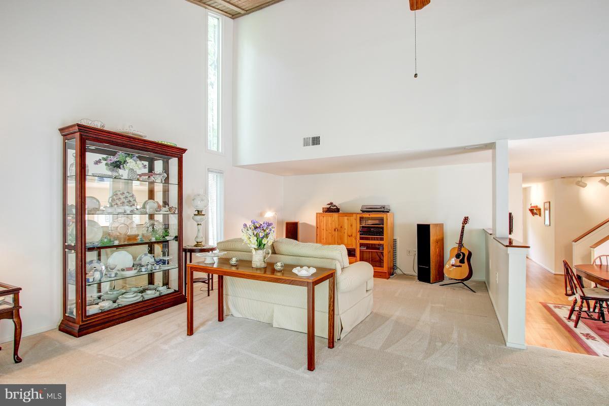 2367 Glade Bank Way Reston, VA 20191 - Photo 11 of 30 Bright Living Room