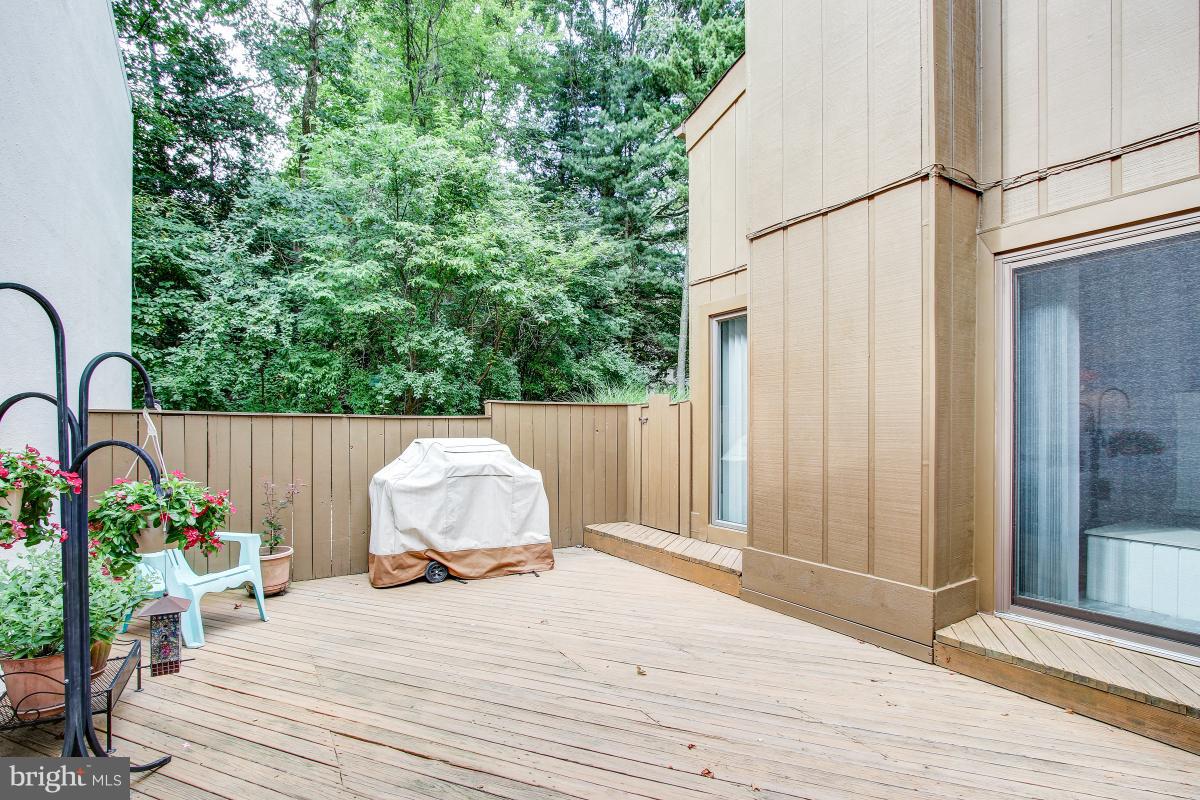2367 Glade Bank Way Reston, VA 20191 - Photo 17 of 30 Enclosed Deck offers privacy