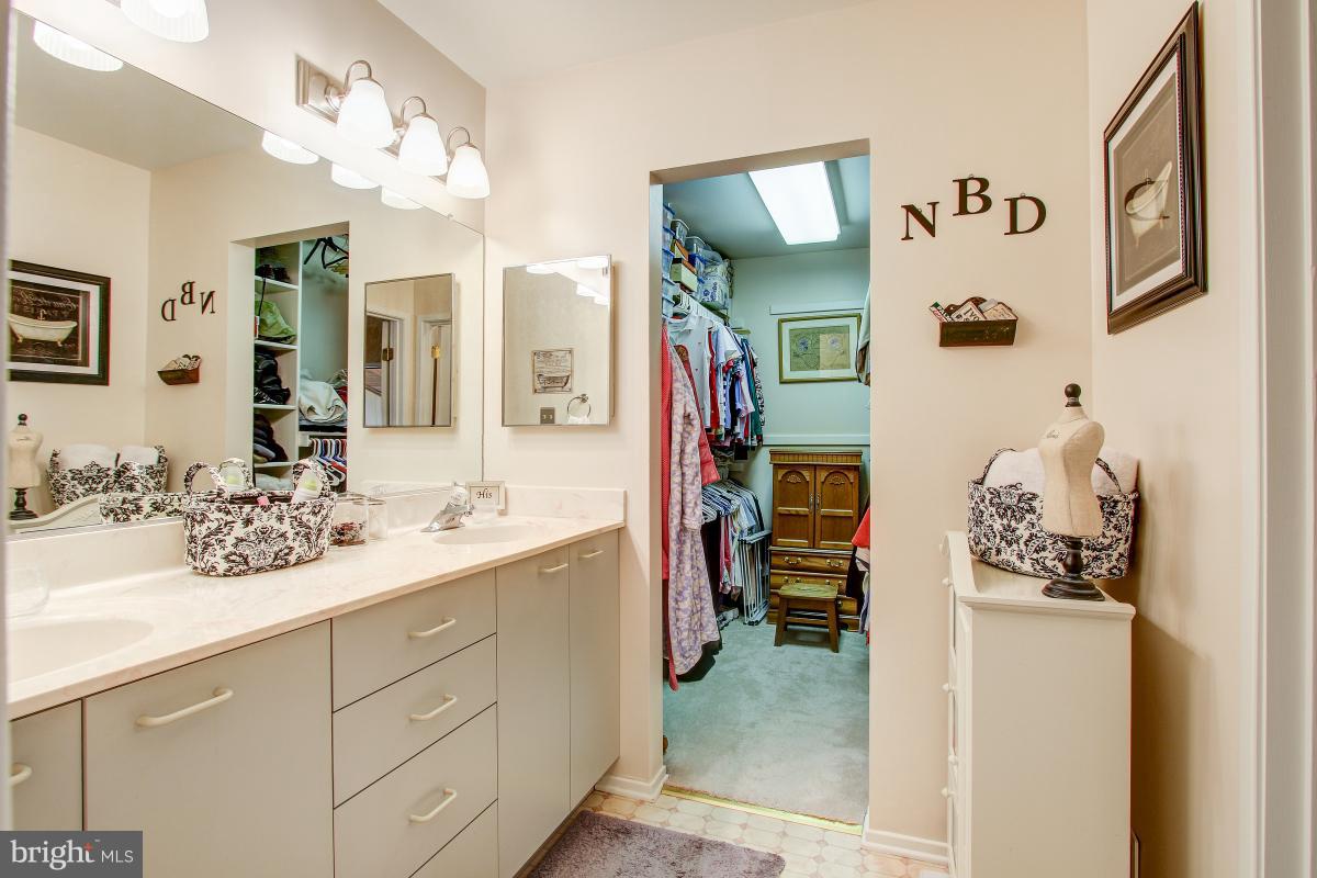 2367 Glade Bank Way Reston, VA 20191 - Photo 21 of 30 Master Bath & Closet