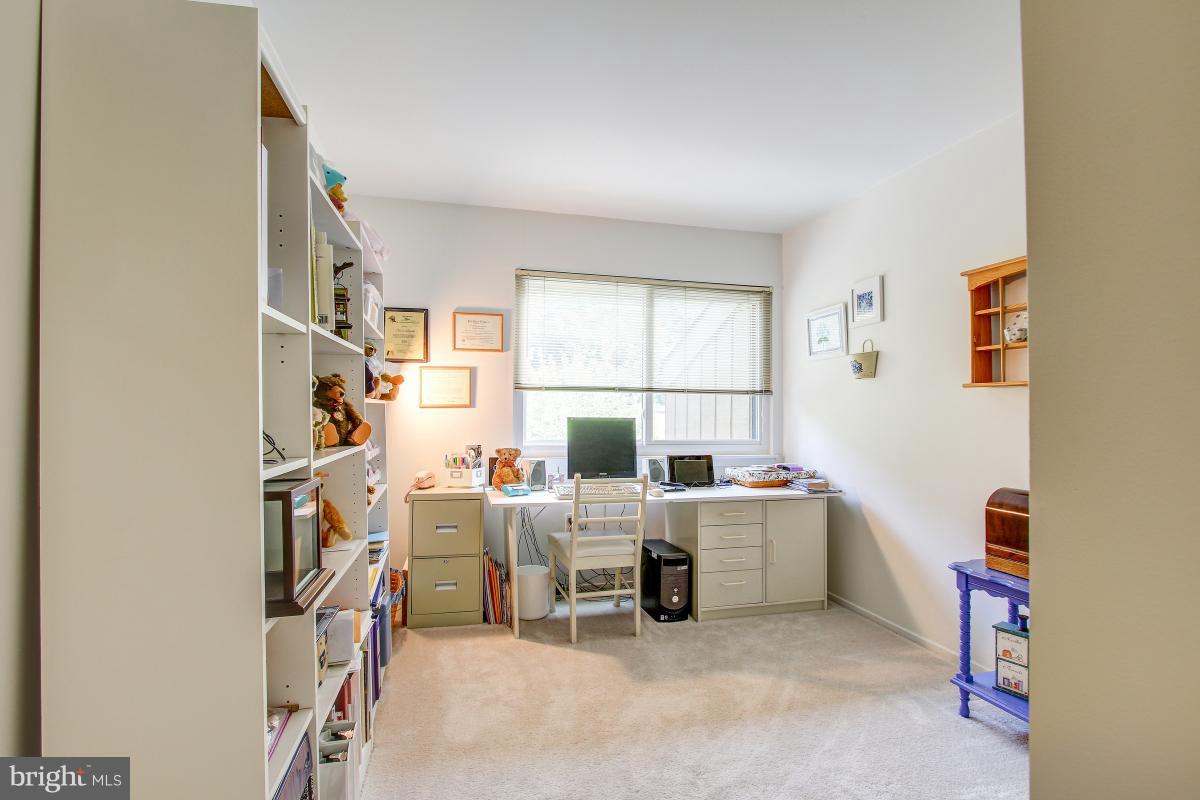 2367 Glade Bank Way Reston, VA 20191 - Photo 25 of 30 Bedroom