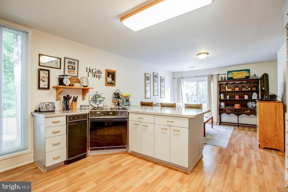 2367 Glade Bank Way Reston, VA 20191 - Photo 4 of 30 Large Kitchen with lots of natural light