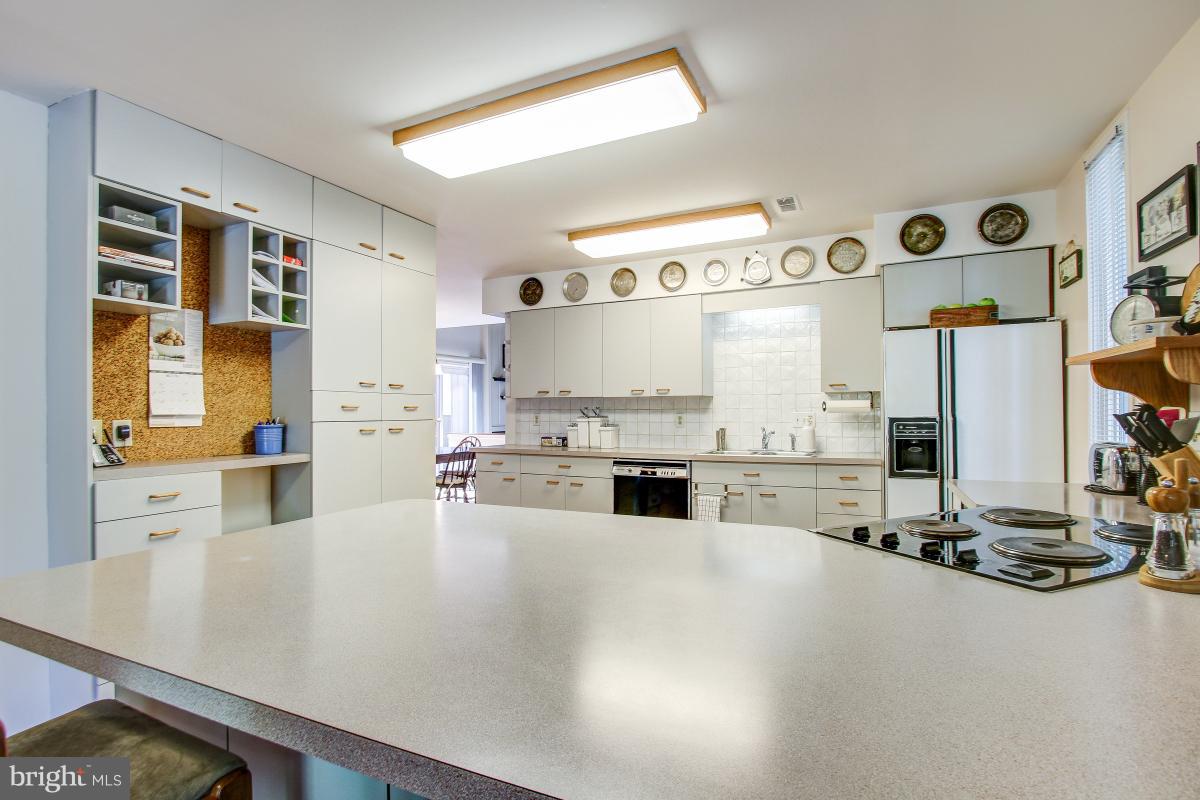2367 Glade Bank Way Reston, VA 20191 - Photo 7 of 30 Kitchen has lots of counter space!