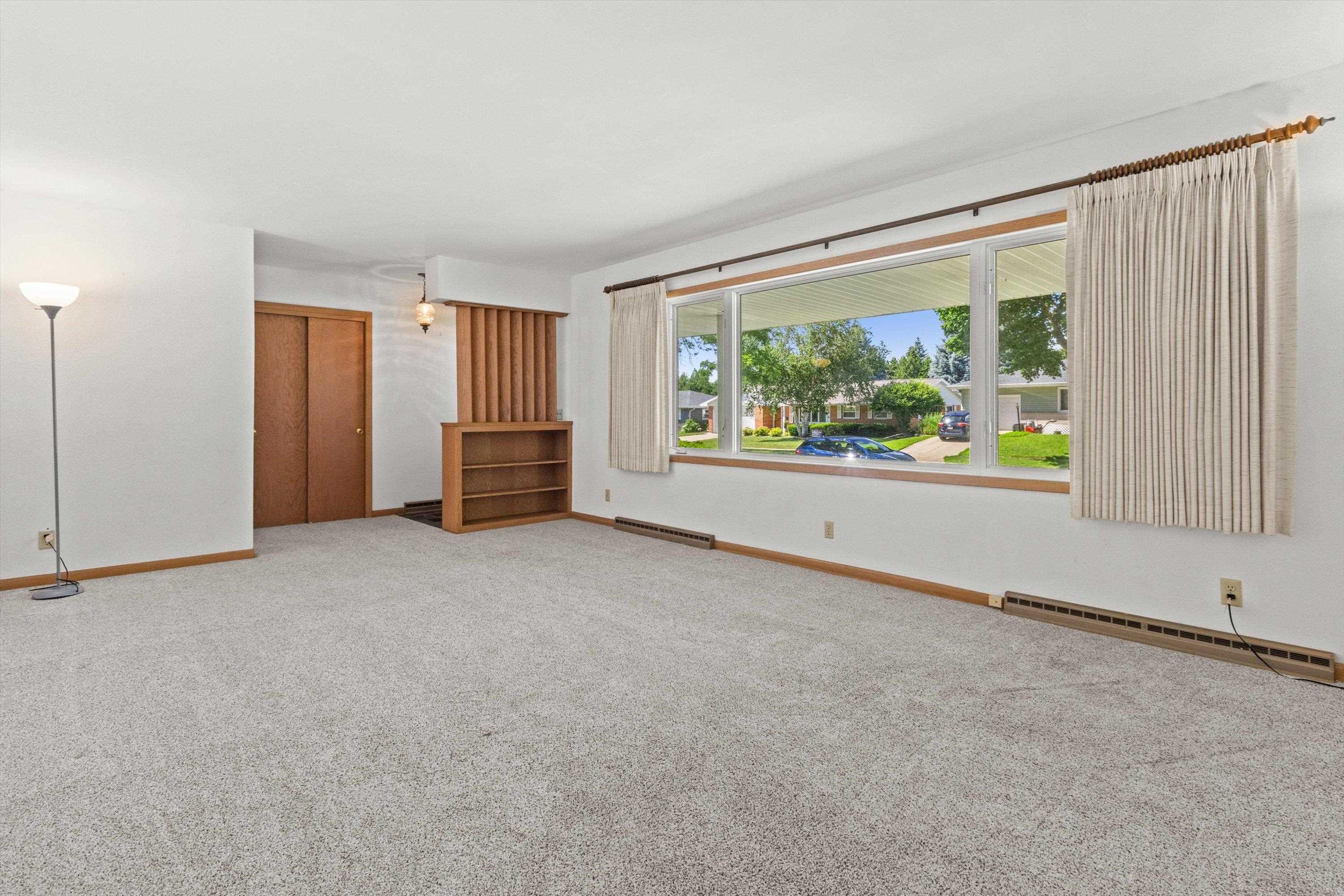1813 Windom Way Madison, WI 53704 - Photo 4 of 34