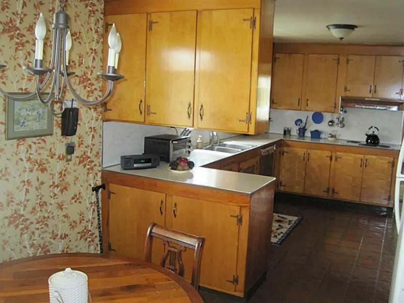 74 Holland Road Churchill, PA 15235 - Photo 13 of 25 Kitchen.
