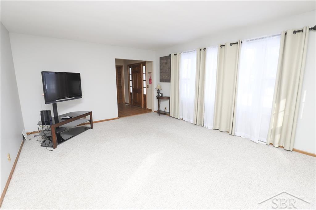 717 Columbia Road Midland, MI 48640 - Photo 5 of 25 31372250-4.JPG