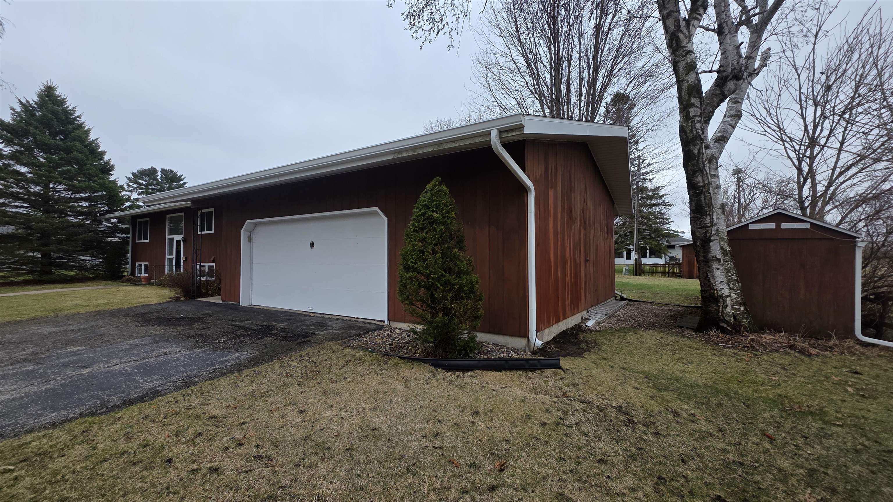 856 Pleasant Street Lancaster, WI 53813 - Photo 4 of 46