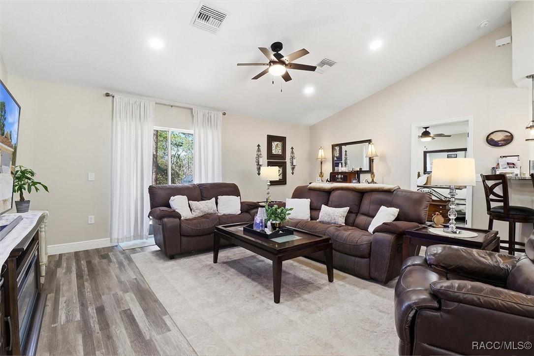 15417 Coot Road Brooksville, FL 34614 - Photo 11 of 44 Gallery Image 11