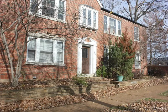 $1,000 | 6601 Alamo Avenue, Unit 2E, Clayton, MO 63105