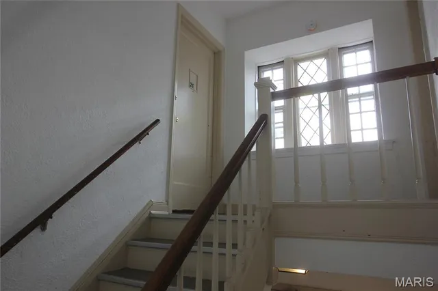 $1,000 | 6601 Alamo Avenue, Unit 2E, Clayton, MO 63105