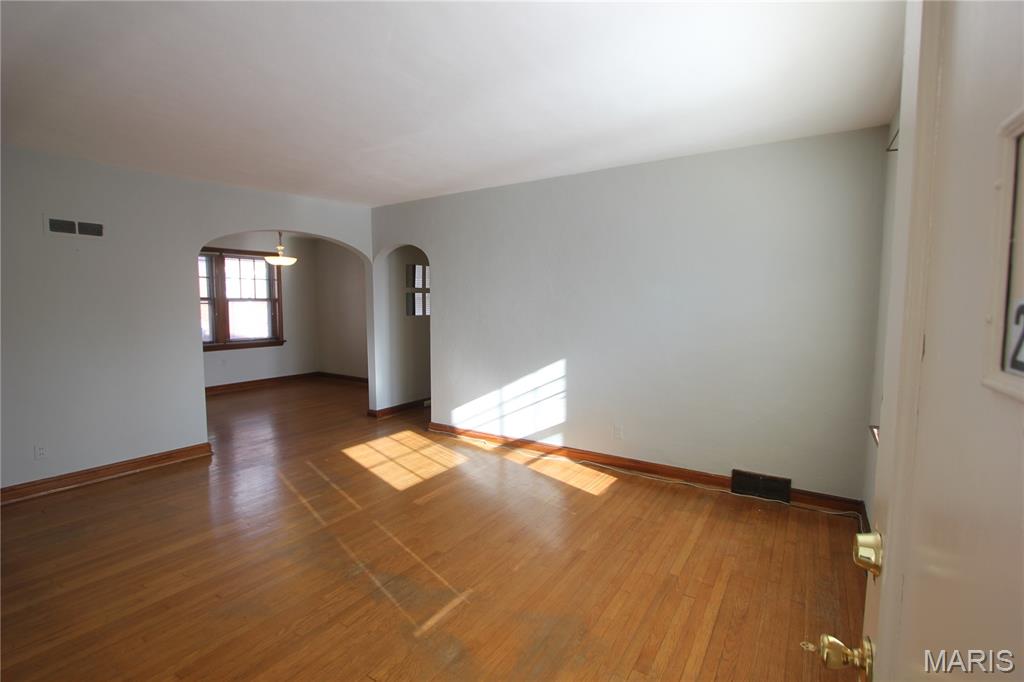 6601 Alamo Avenue, Unit 2E Clayton, MO 63105 - Photo 3 of 12