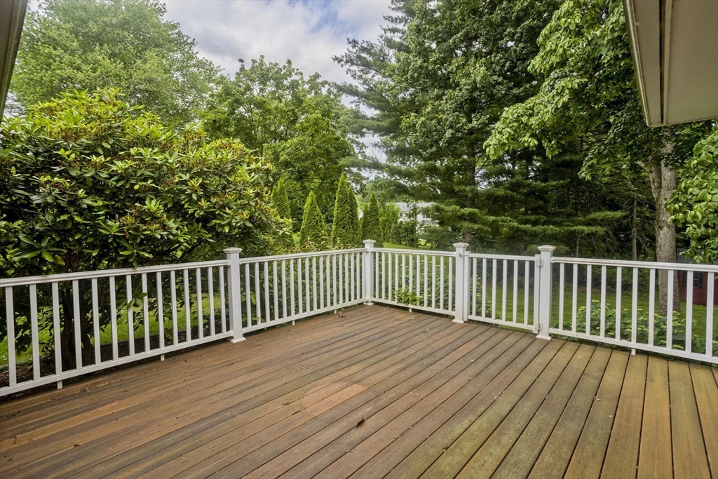 27 Chestnut Hill Road South Hadley, MA 01075 - Photo 4 of 37 Gallery Image 4
