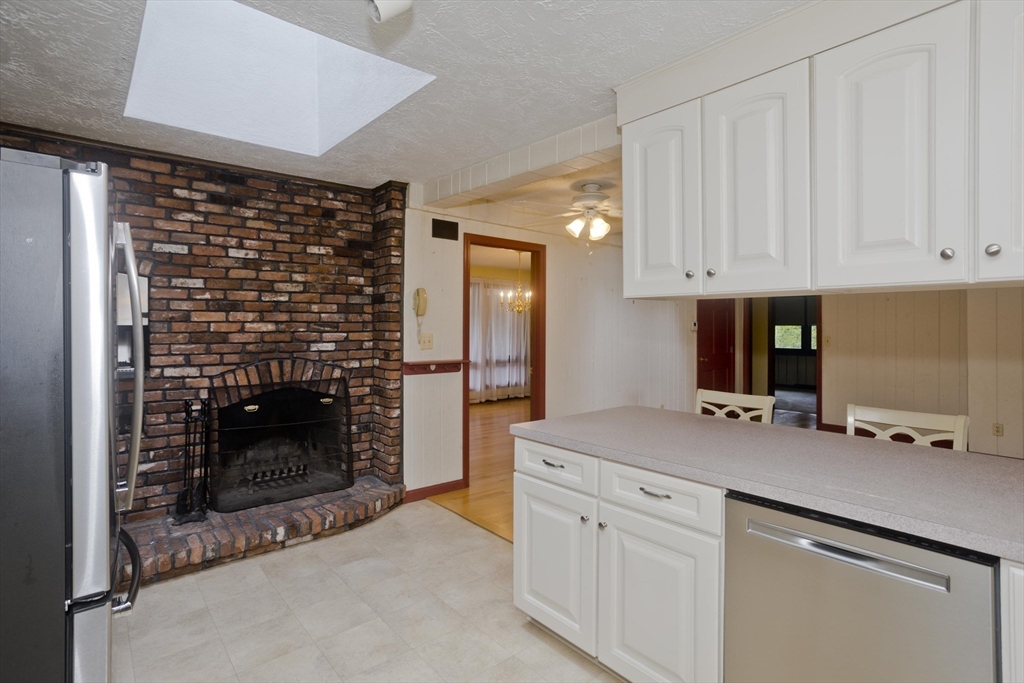 27 Chestnut Hill Road South Hadley, MA 01075 - Photo 9 of 37 Gallery Image 9