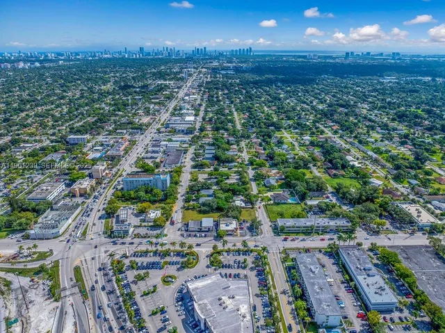 $945,000 | 137 Northwest 165th Street, Miami, FL 33169