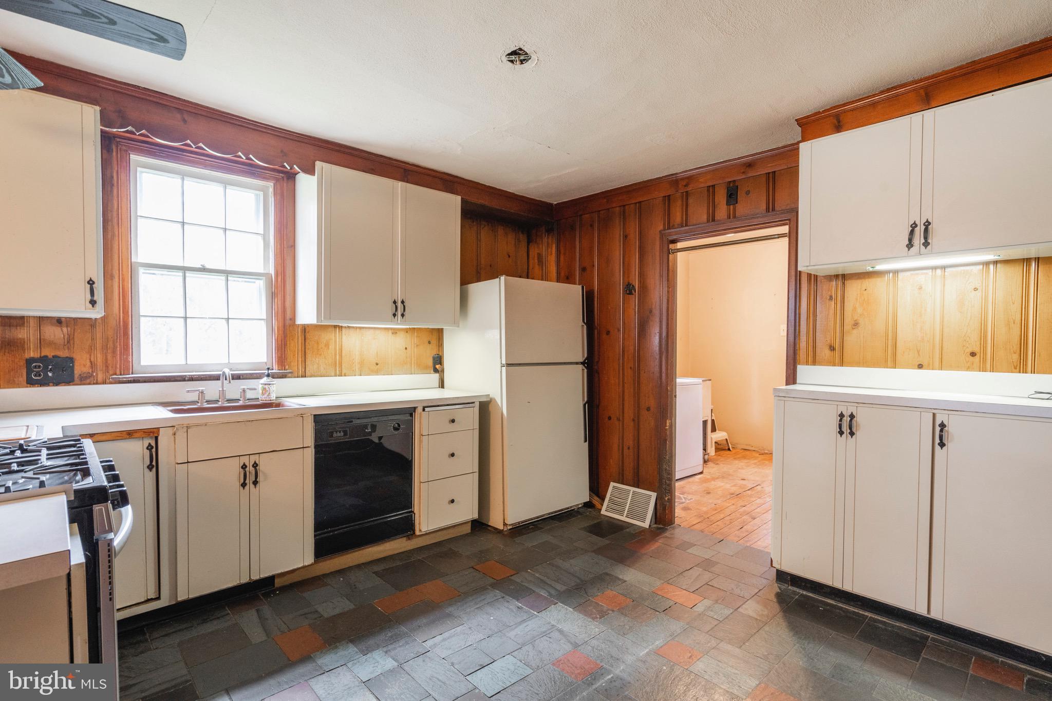 303 Willow Road Oreland, PA 19075 - Photo 13 of 27 Gallery Image 13