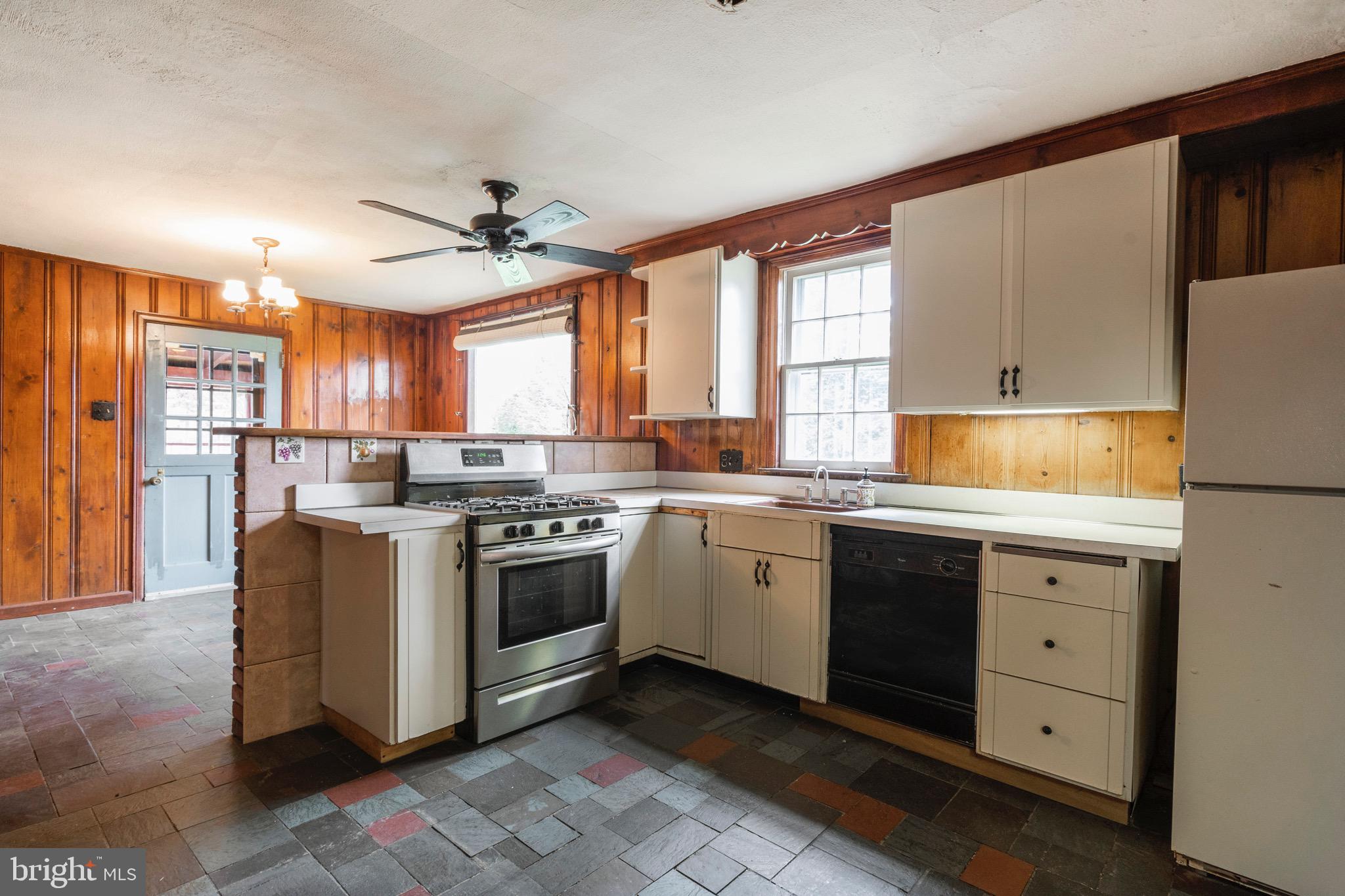 303 Willow Road Oreland, PA 19075 - Photo 14 of 27 Gallery Image 14