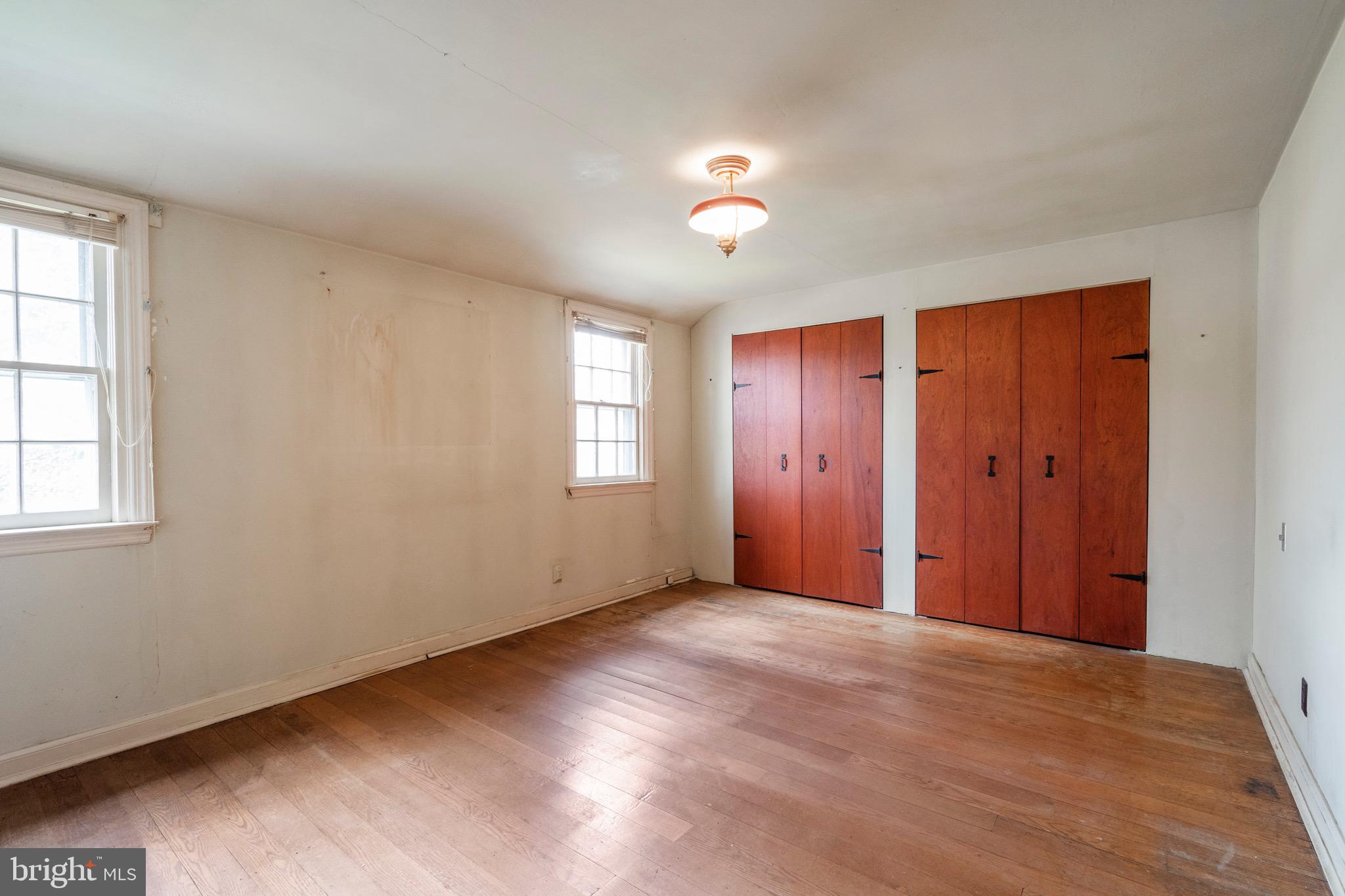 303 Willow Road Oreland, PA 19075 - Photo 18 of 27 Primary bedroom