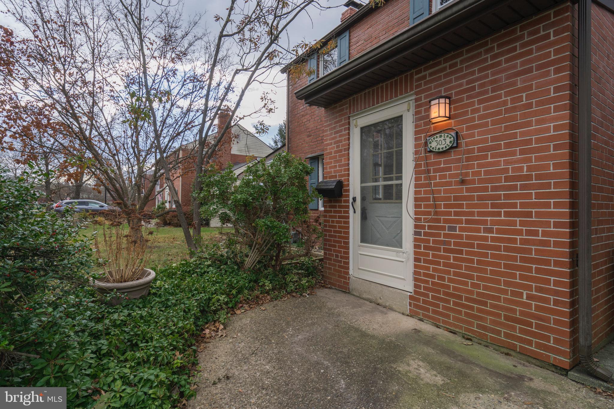 303 Willow Road Oreland, PA 19075 - Photo 3 of 27 Gallery Image 3