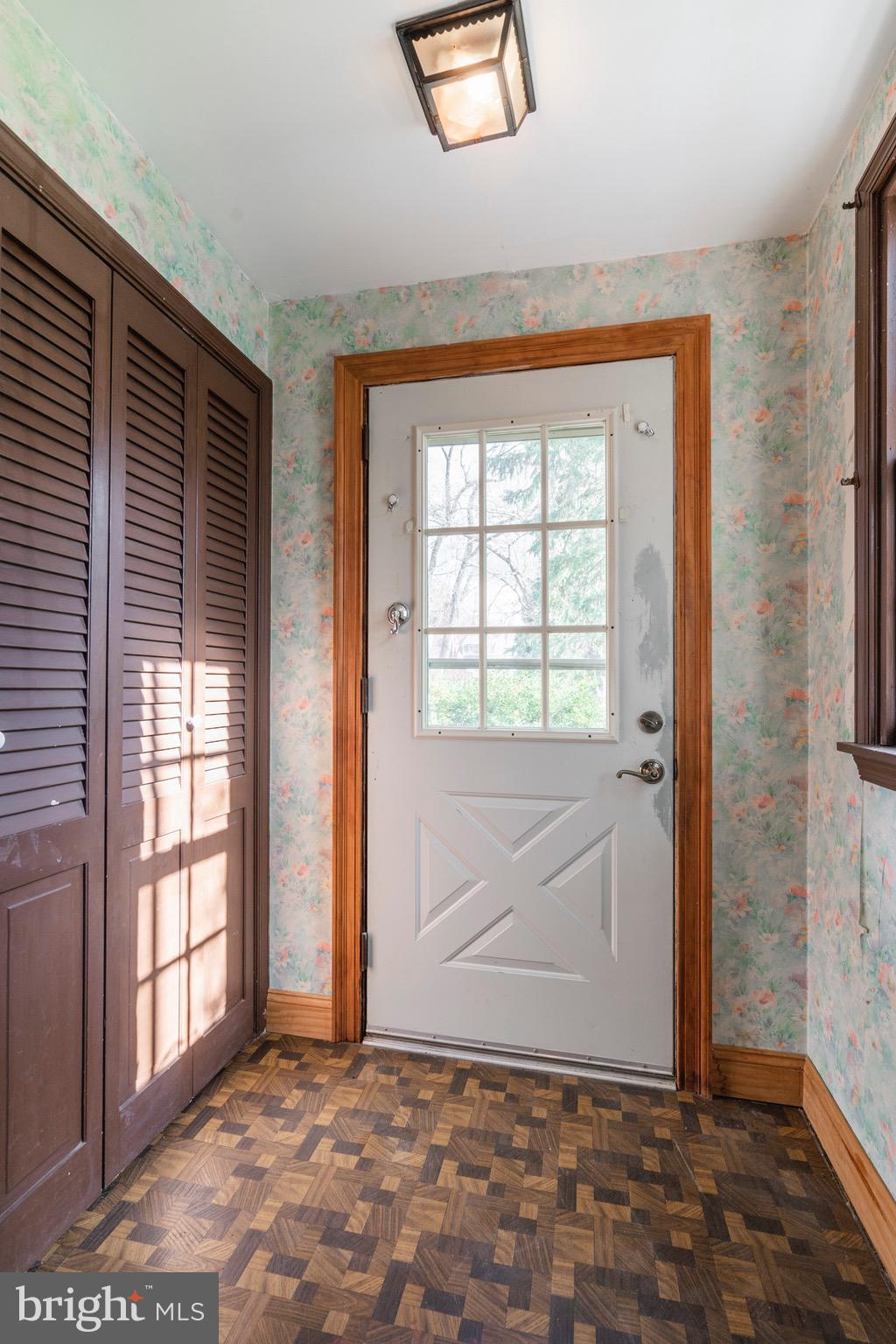 303 Willow Road Oreland, PA 19075 - Photo 10 of 27 Entry way