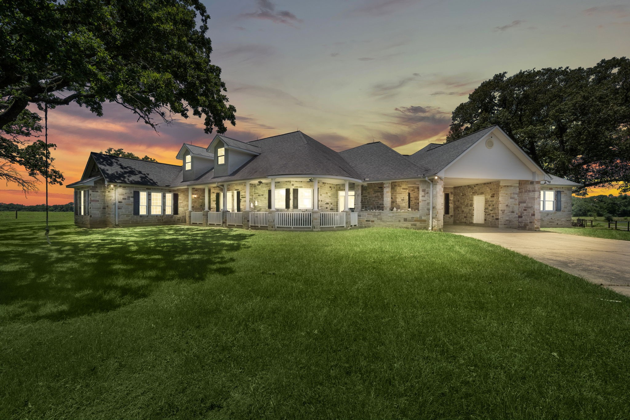 35111 Tompkins Road Hempstead, TX 77445 - Photo 48 of 50 a front view of a house with a garden