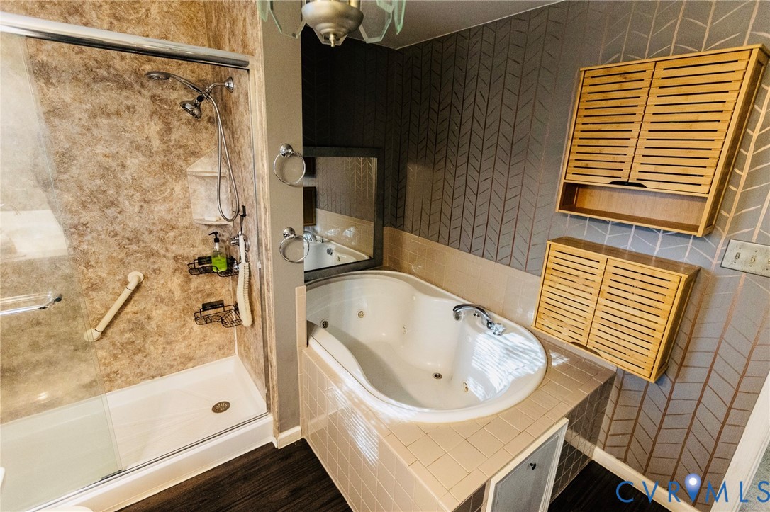 3213 Drawbridge Court Chesapeake, VA 23323 - Photo 6 of 20 a bathroom with a bathtub and shower