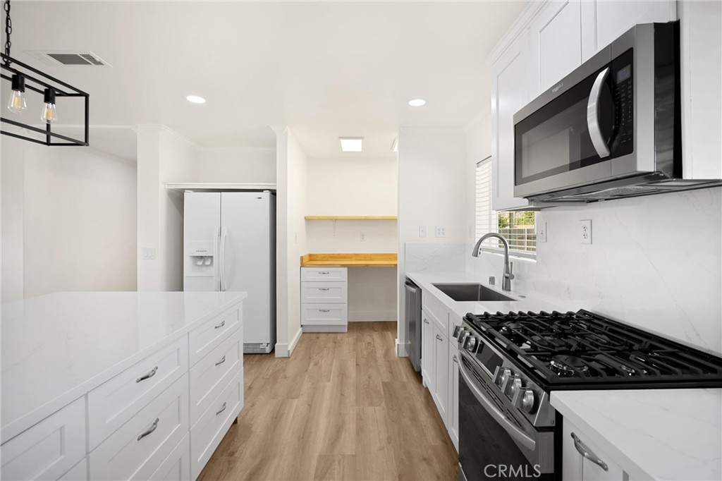 14265 Santee Road Apple Valley, CA 92307 - Photo 2 of 18