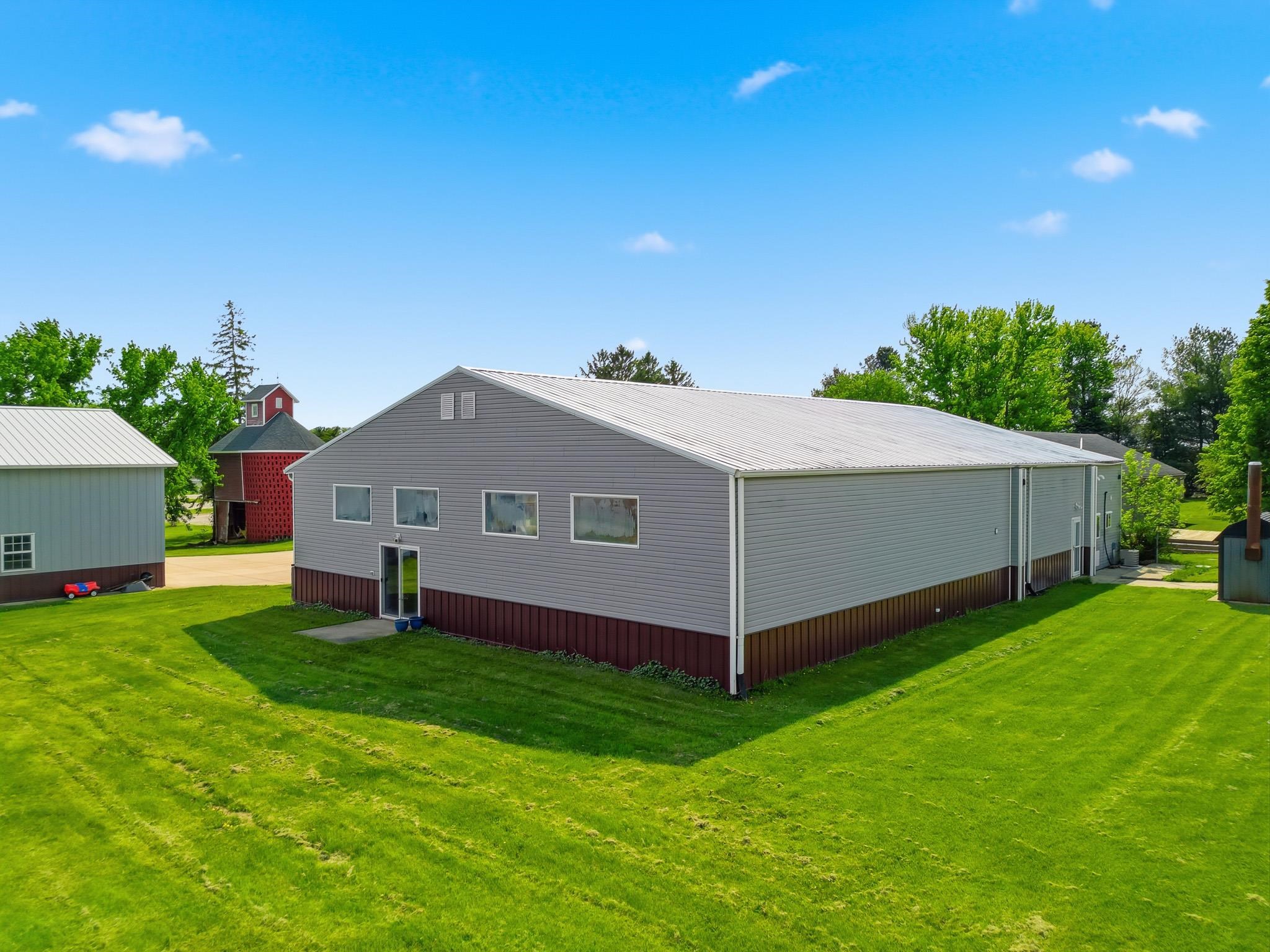 298 Highway 2 Dixon, IL 61021 - Photo 6 of 57