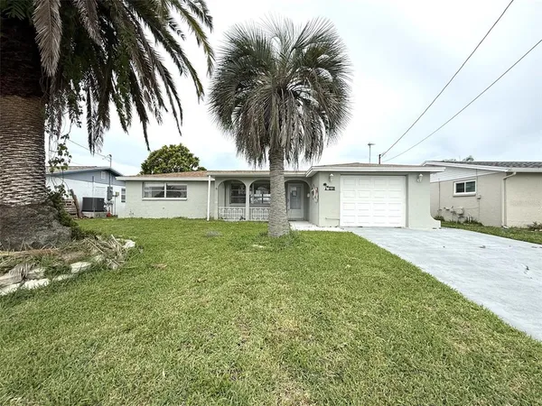 $369,900 | 12739 3rd Isle, Hudson, FL 34667