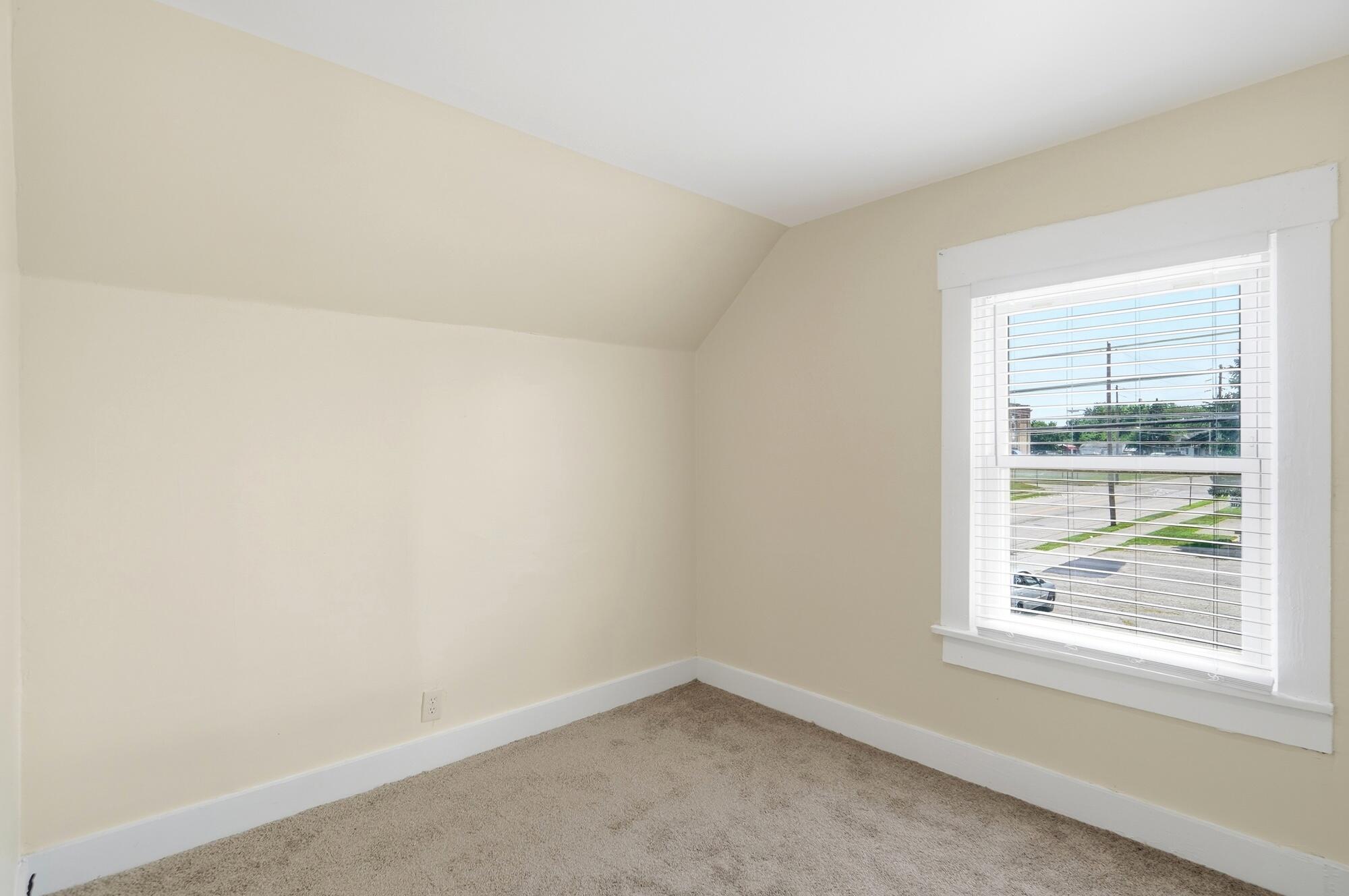 2015 Clifton Avenue Springfield, OH 45505 - Photo 33 of 56 179