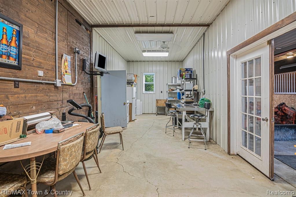6277 Elms Road Flushing, MI 48433 - Photo 35 of 47 50085997-34.JPG