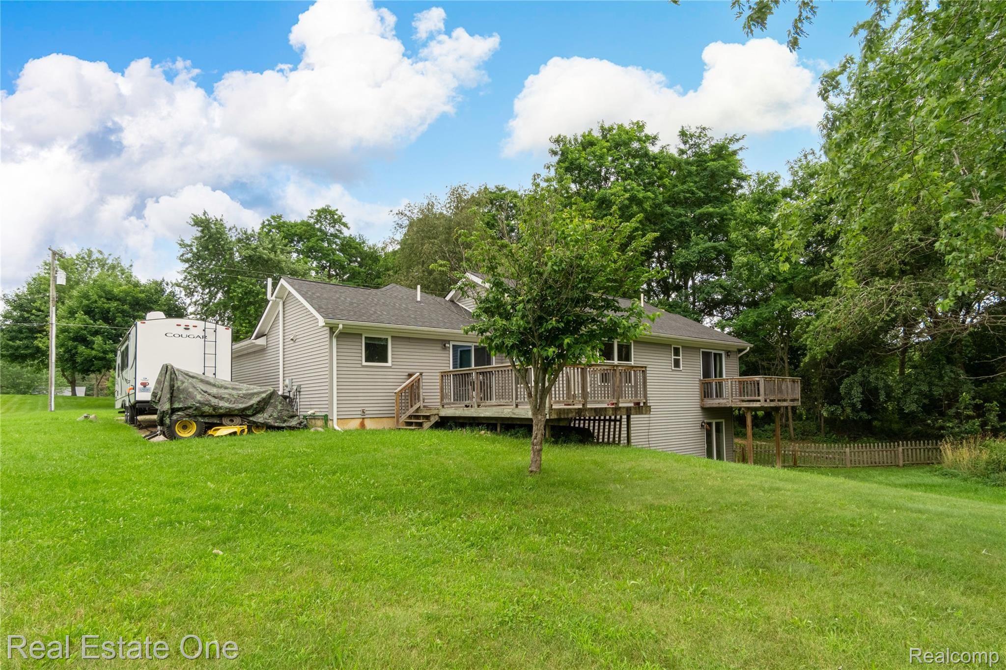 966 South Duck Lake Road Milford, MI 48381 - Photo 4 of 36 Exteriors (4 of 13).jpg