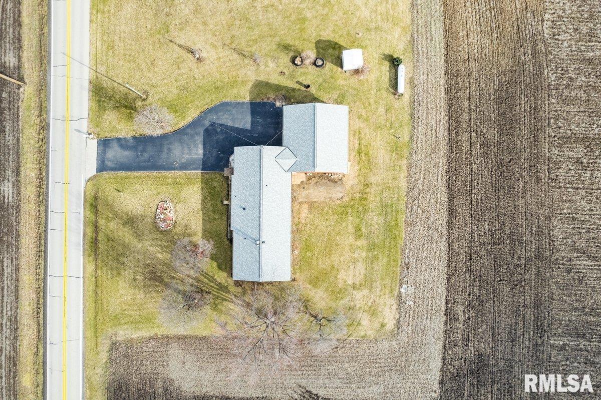 27583 Queenwood Road Morton, IL 61550 - Photo 13 of 49 Gallery Image 13