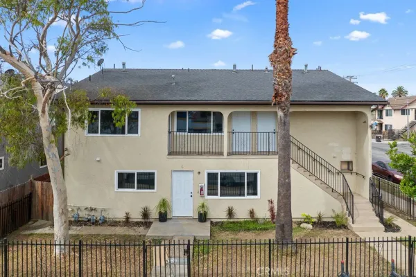 $1,500,000 | 943 North Washington Place, Long Beach, CA 90813