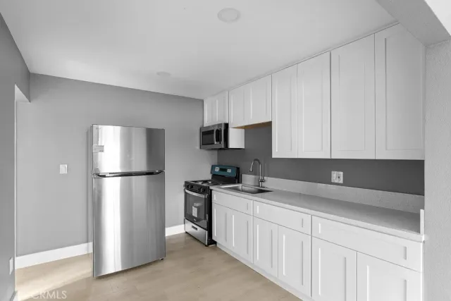 $1,499,000 | 943 North Washington Place, Long Beach, CA 90813